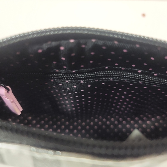 NWT White & Silver Stripped Makeup or Intimates Bag - Picture 4 of 8